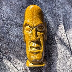 2006 ‘TIKI FARM MALICIOUS BY BENZART’ TIKI MUG, LIGHT BROWN GLAZE 8'